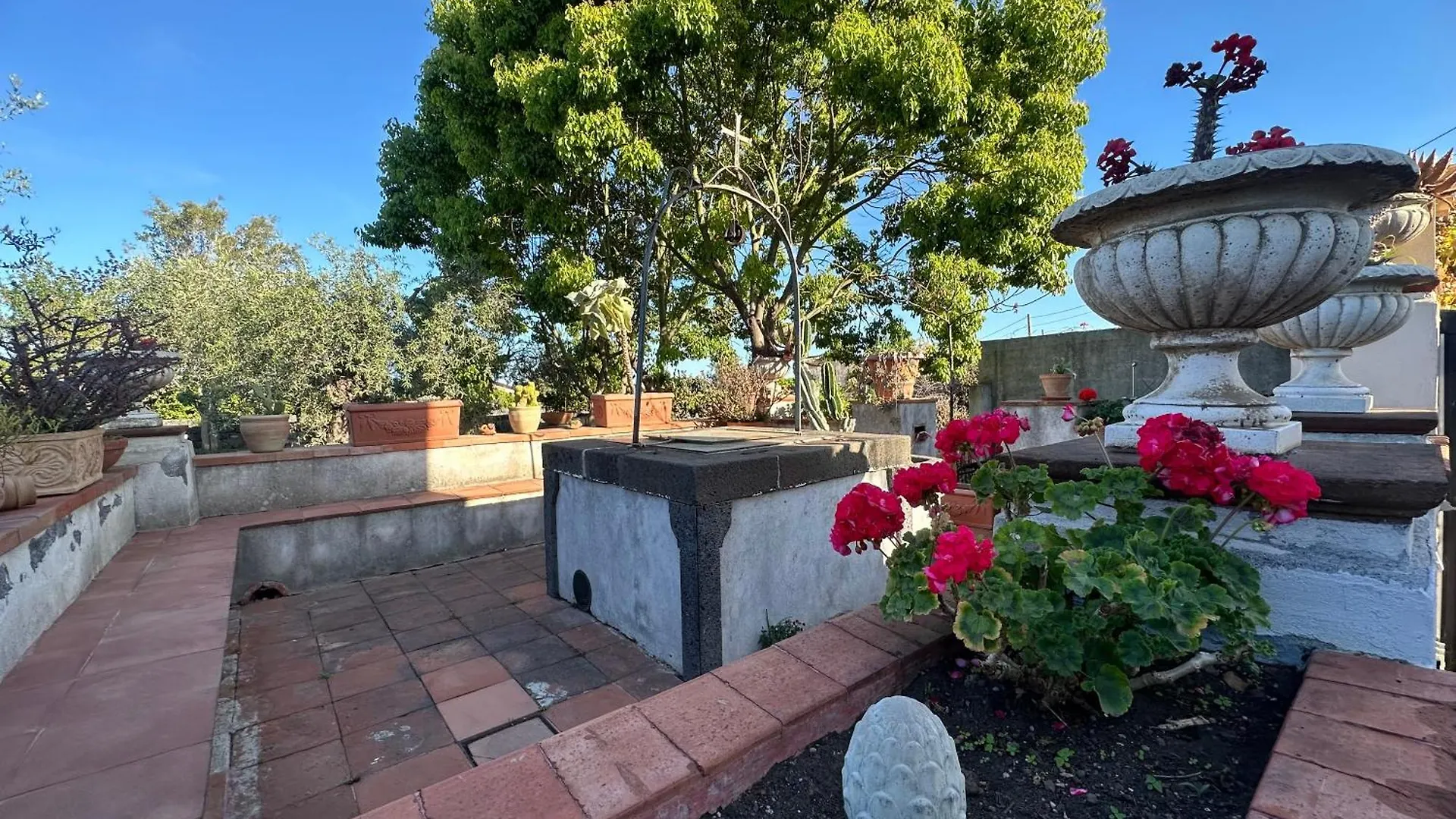 Villa Carlo Giarre 0*,