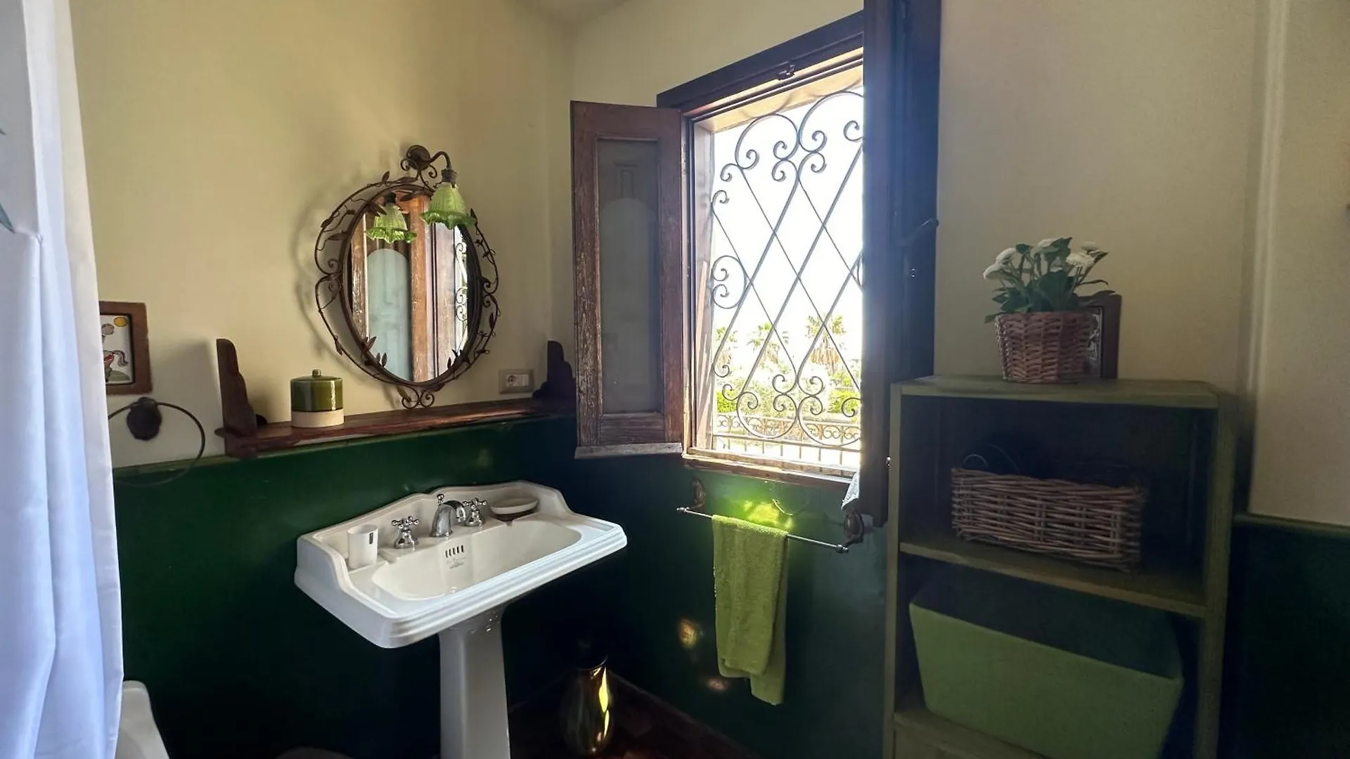 Villa Carlo Giarre 0*,  Italy